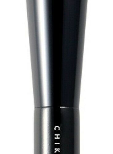 Chikuhodo Z-8 Cheek Makeup Brush Blue Squirrel Hair from Kyoto Japan